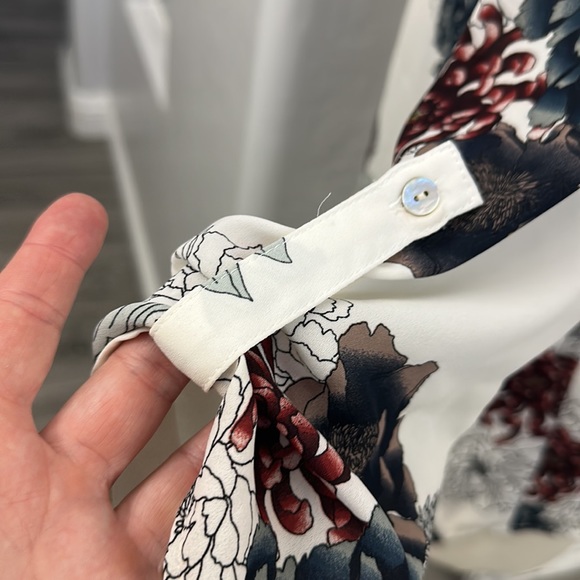 Cute Daniel Rain Ladies Blouse with Floral Design and 3/4 sleeves - Picture 4 of 6